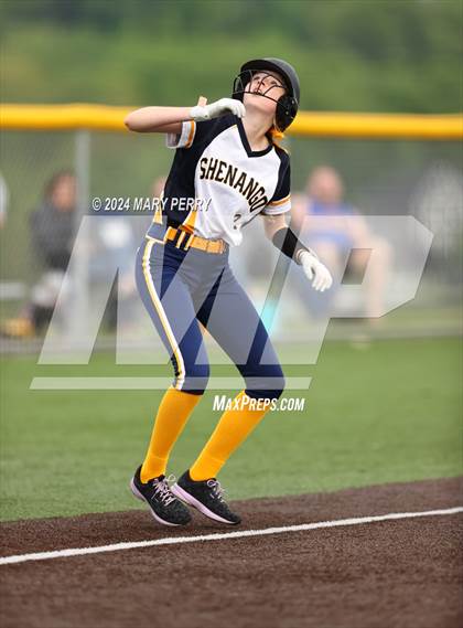 Thumbnail 2 in Shenango vs. Burgettstown photogallery.