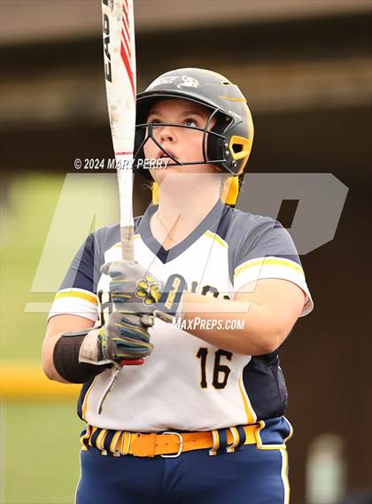 Thumbnail 2 in Shenango vs. Burgettstown photogallery.