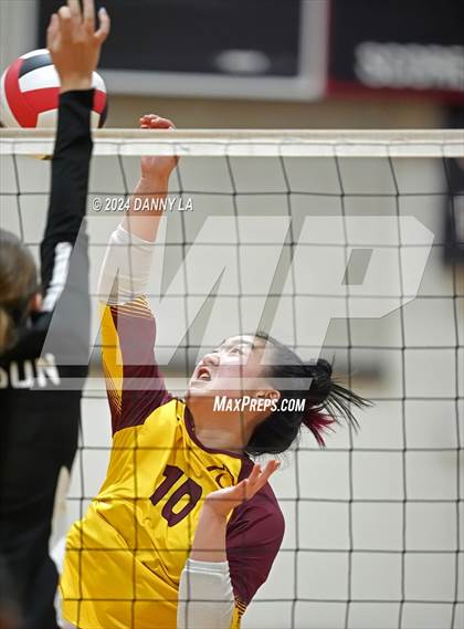 Thumbnail 3 in Oakton @ James Madison photogallery.
