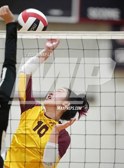 Thumbnail 3 in Oakton @ James Madison photogallery.