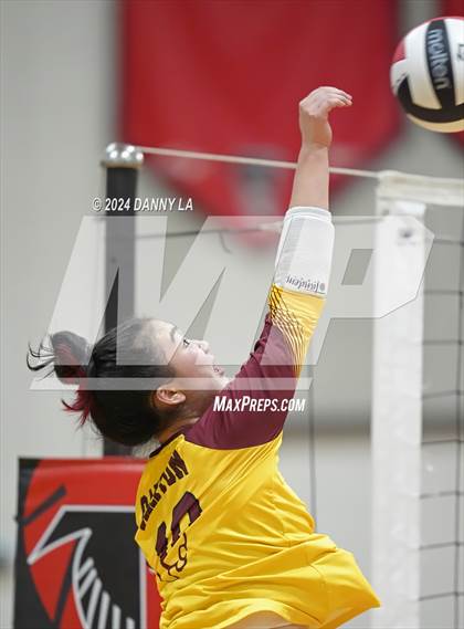 Thumbnail 3 in Oakton @ James Madison photogallery.
