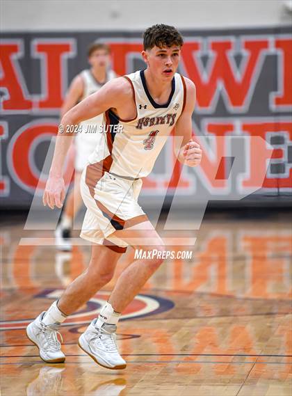 Thumbnail 2 in Caldwell vs Taylor photogallery.