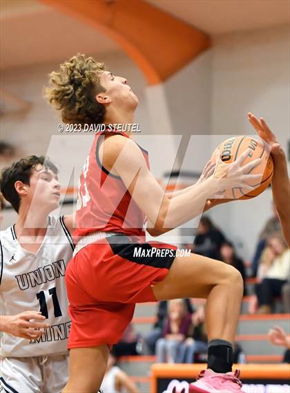 Thumbnail 2 in Bella Vista vs. Union Mine (Tiger Classic) photogallery.