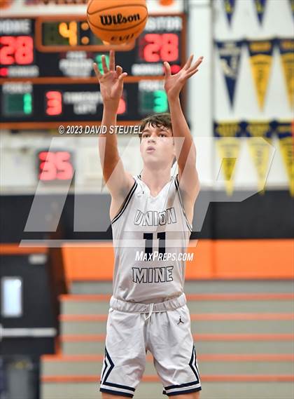 Thumbnail 2 in Bella Vista vs. Union Mine (Tiger Classic) photogallery.