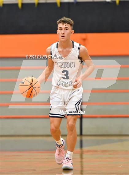 Thumbnail 3 in Bella Vista vs. Union Mine (Tiger Classic) photogallery.