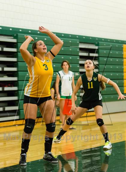 Thumbnail 1 in Deer Lakes vs. Ford City (Open Tournament) photogallery.