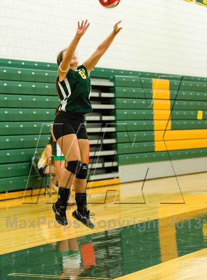 Thumbnail 1 in Deer Lakes vs. Ford City (Open Tournament) photogallery.