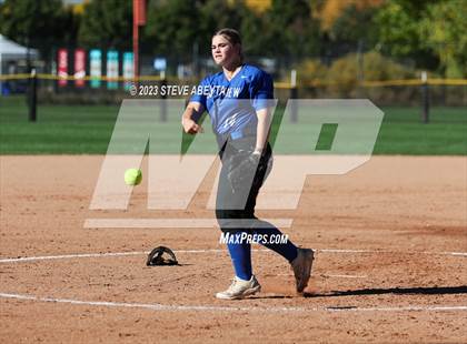 Thumbnail 1 in ThunderRidge vs. Grandview (CHSAA 5A First Round) photogallery.