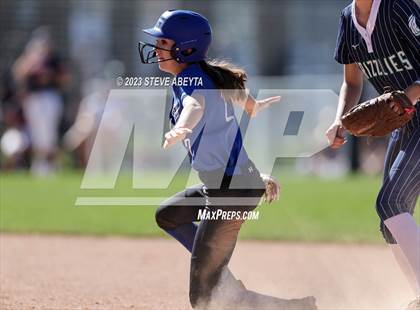 Thumbnail 1 in ThunderRidge vs. Grandview (CHSAA 5A First Round) photogallery.
