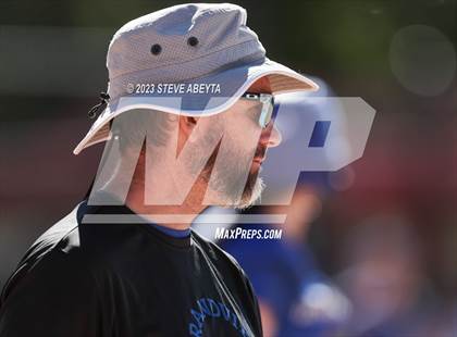 Thumbnail 1 in ThunderRidge vs. Grandview (CHSAA 5A First Round) photogallery.