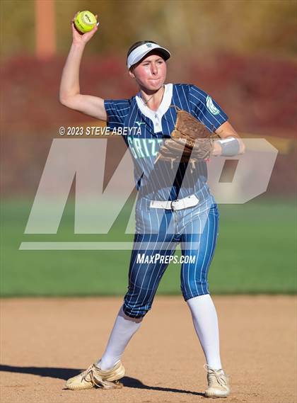 Thumbnail 2 in ThunderRidge vs. Grandview (CHSAA 5A First Round) photogallery.
