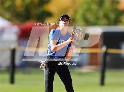 Thumbnail 2 in ThunderRidge vs. Grandview (CHSAA 5A First Round) photogallery.