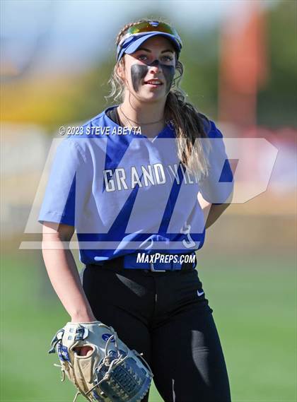 Thumbnail 2 in ThunderRidge vs. Grandview (CHSAA 5A First Round) photogallery.