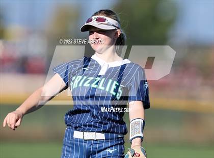Thumbnail 2 in ThunderRidge vs. Grandview (CHSAA 5A First Round) photogallery.
