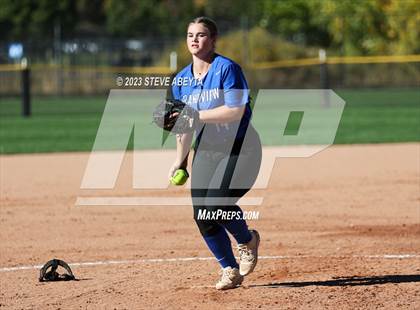 Thumbnail 3 in ThunderRidge vs. Grandview (CHSAA 5A First Round) photogallery.