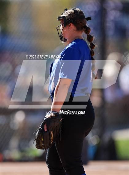 Thumbnail 1 in ThunderRidge vs. Grandview (CHSAA 5A First Round) photogallery.