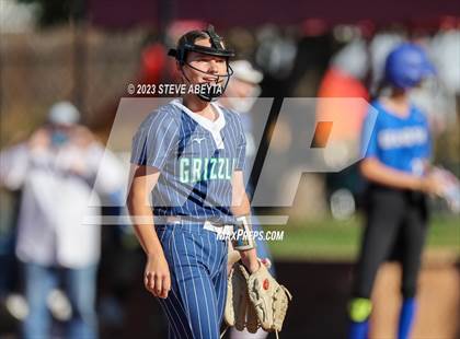 Thumbnail 1 in ThunderRidge vs. Grandview (CHSAA 5A First Round) photogallery.