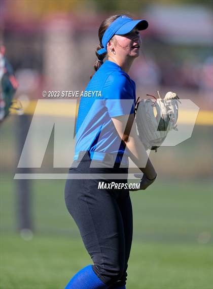 Thumbnail 1 in ThunderRidge vs. Grandview (CHSAA 5A First Round) photogallery.