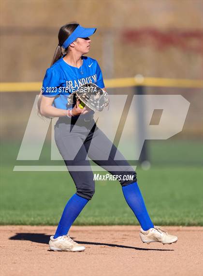 Thumbnail 3 in ThunderRidge vs. Grandview (CHSAA 5A First Round) photogallery.