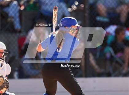 Thumbnail 2 in ThunderRidge vs. Grandview (CHSAA 5A First Round) photogallery.