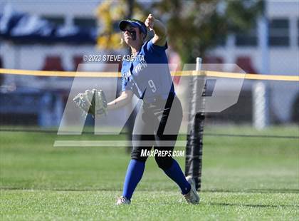Thumbnail 2 in ThunderRidge vs. Grandview (CHSAA 5A First Round) photogallery.