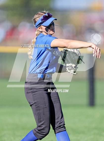 Thumbnail 1 in ThunderRidge vs. Grandview (CHSAA 5A First Round) photogallery.
