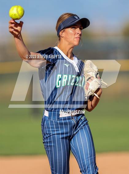 Thumbnail 3 in ThunderRidge vs. Grandview (CHSAA 5A First Round) photogallery.