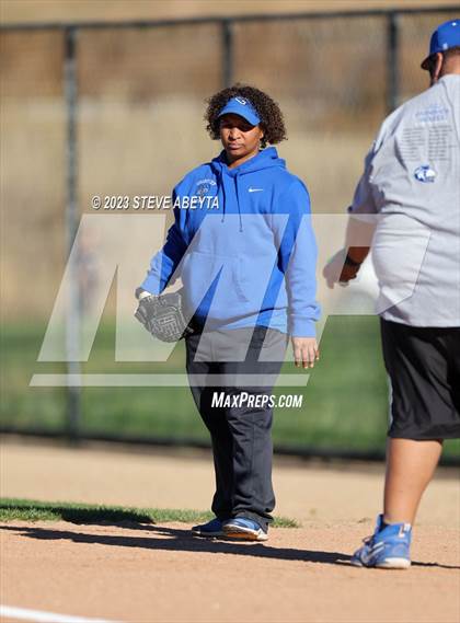 Thumbnail 1 in ThunderRidge vs. Grandview (CHSAA 5A First Round) photogallery.