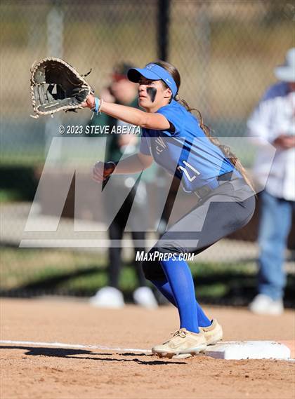 Thumbnail 2 in ThunderRidge vs. Grandview (CHSAA 5A First Round) photogallery.
