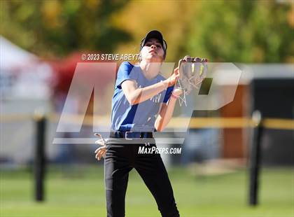 Thumbnail 1 in ThunderRidge vs. Grandview (CHSAA 5A First Round) photogallery.