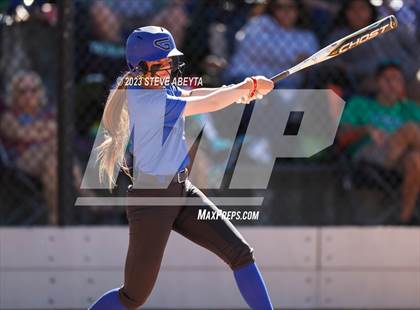 Thumbnail 2 in ThunderRidge vs. Grandview (CHSAA 5A First Round) photogallery.