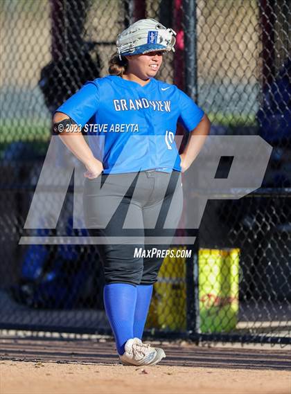 Thumbnail 3 in ThunderRidge vs. Grandview (CHSAA 5A First Round) photogallery.