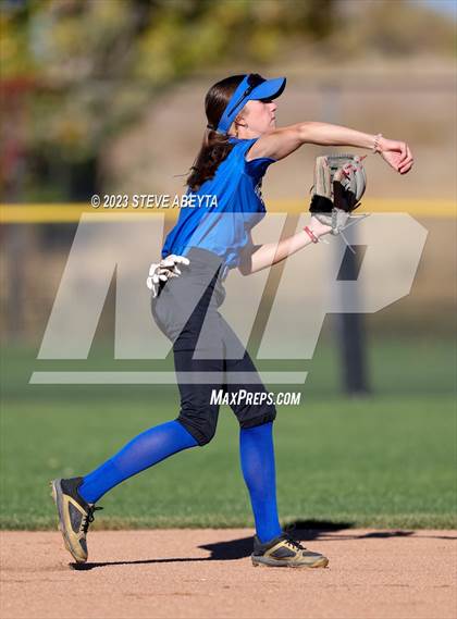 Thumbnail 2 in ThunderRidge vs. Grandview (CHSAA 5A First Round) photogallery.