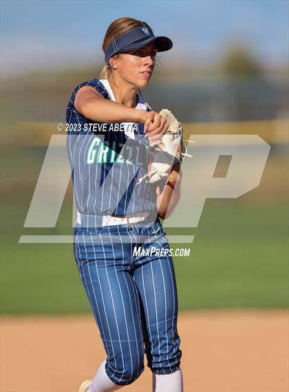 Thumbnail 1 in ThunderRidge vs. Grandview (CHSAA 5A First Round) photogallery.