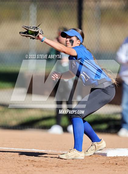 Thumbnail 3 in ThunderRidge vs. Grandview (CHSAA 5A First Round) photogallery.