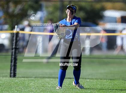 Thumbnail 3 in ThunderRidge vs. Grandview (CHSAA 5A First Round) photogallery.
