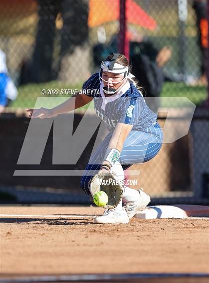 Thumbnail 3 in ThunderRidge vs. Grandview (CHSAA 5A First Round) photogallery.