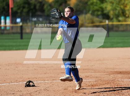 Thumbnail 2 in ThunderRidge vs. Grandview (CHSAA 5A First Round) photogallery.