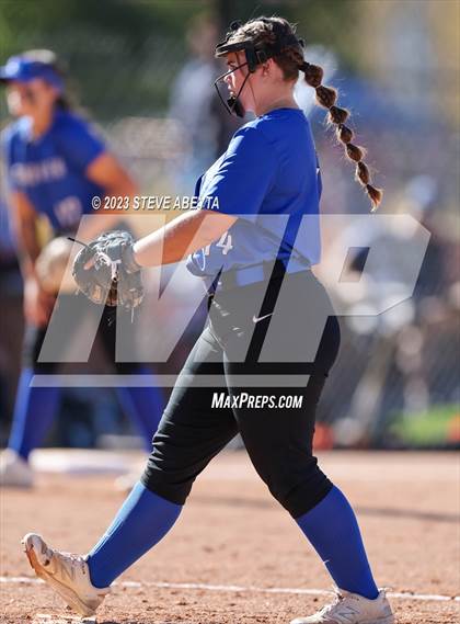 Thumbnail 3 in ThunderRidge vs. Grandview (CHSAA 5A First Round) photogallery.