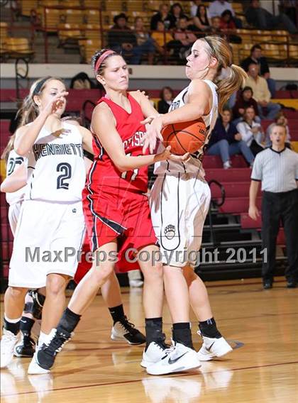 Thumbnail 3 in Pottsboro vs. Henrietta (Fantasy of Lights) photogallery.