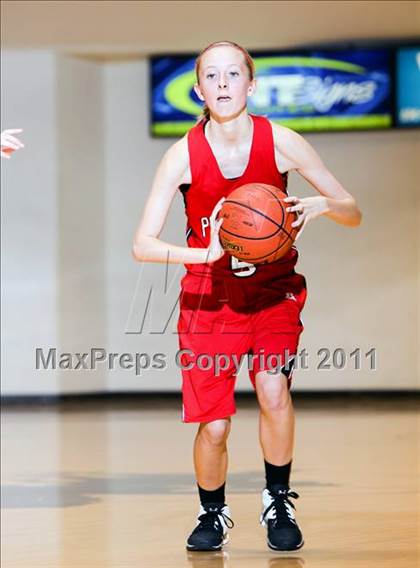 Thumbnail 1 in Pottsboro vs. Henrietta (Fantasy of Lights) photogallery.