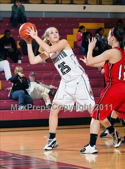 Thumbnail 3 in Pottsboro vs. Henrietta (Fantasy of Lights) photogallery.