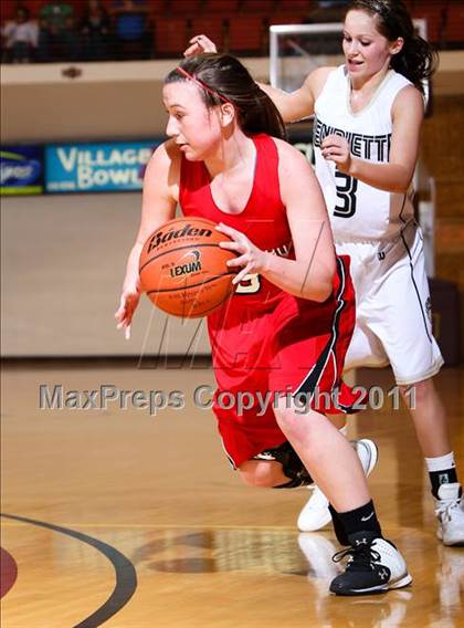 Thumbnail 2 in Pottsboro vs. Henrietta (Fantasy of Lights) photogallery.