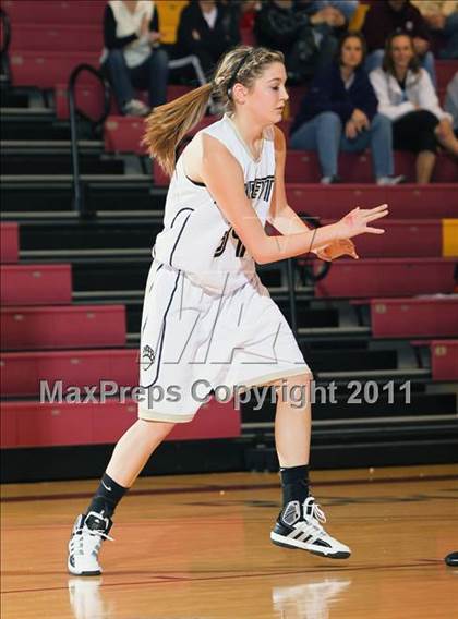 Thumbnail 2 in Pottsboro vs. Henrietta (Fantasy of Lights) photogallery.