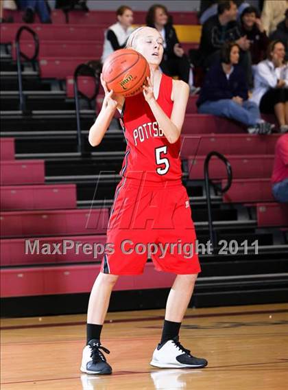 Thumbnail 1 in Pottsboro vs. Henrietta (Fantasy of Lights) photogallery.