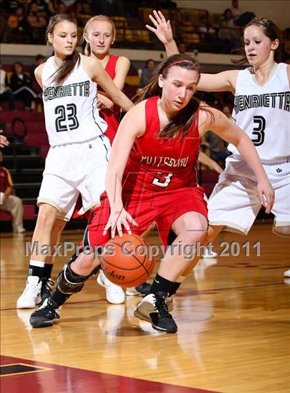 Thumbnail 3 in Pottsboro vs. Henrietta (Fantasy of Lights) photogallery.