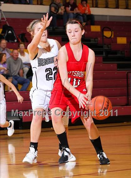 Thumbnail 2 in Pottsboro vs. Henrietta (Fantasy of Lights) photogallery.
