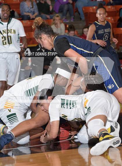 Thumbnail 3 in Vanden vs. Elk Grove (CIF SJS D2 Semifinal) photogallery.