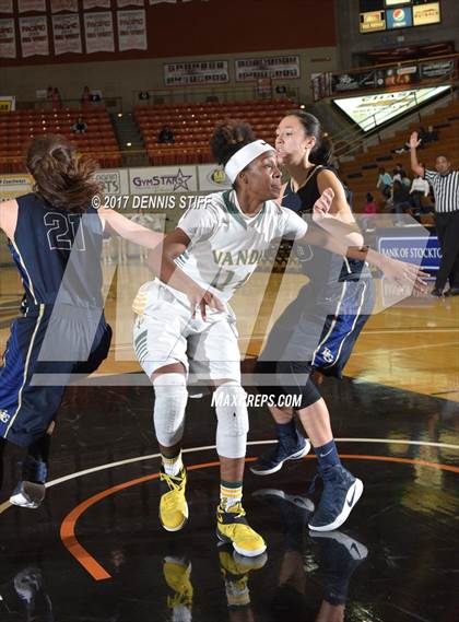 Thumbnail 3 in Vanden vs. Elk Grove (CIF SJS D2 Semifinal) photogallery.