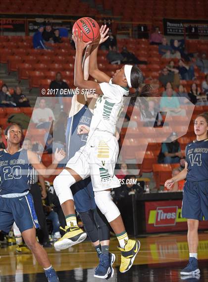 Thumbnail 3 in Vanden vs. Elk Grove (CIF SJS D2 Semifinal) photogallery.